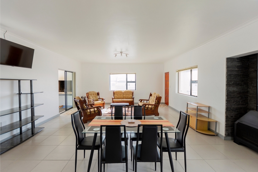 4 Bedroom Property for Sale in Harbour Heights Western Cape